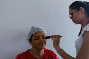 Hospital SF promove dia de maquiagem em celebração ao mês da mulher - HSF